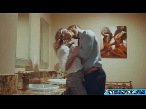 ❤️ ໃນເວລາທີ່ຜິວເນື້ອສີຂາວ busty seduces ທ່ານຢູ່ໃນຫ້ອງນ້ໍາສາທາລະນະ ☑ ຮູບໂປ້ຍາກ ທີ່ lo.teenactivewear.ru ❌️❤